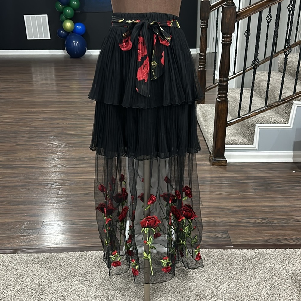 Deco Style Ruffled Skirt - Picture 4 of 10